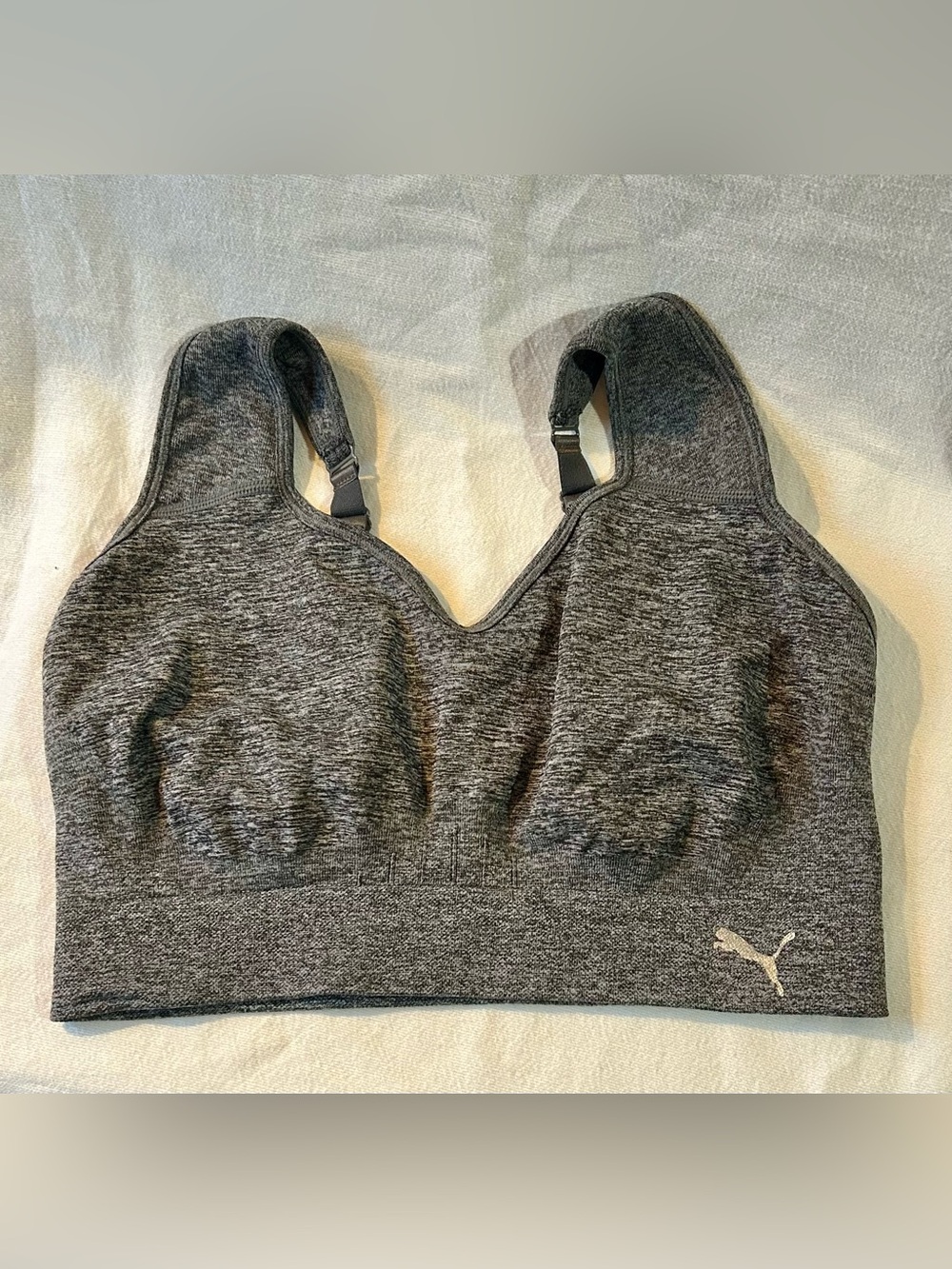 Puma Seamless L Heather Gray Sports Bra Adjustable Straps V-Neck Medium Support